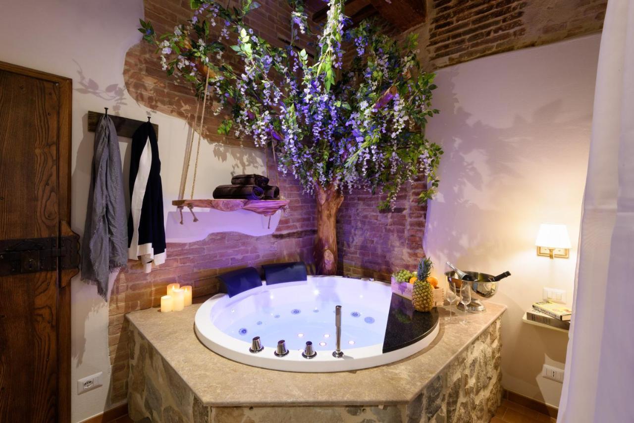 Hortus Conclusus + Free Parking * Siena